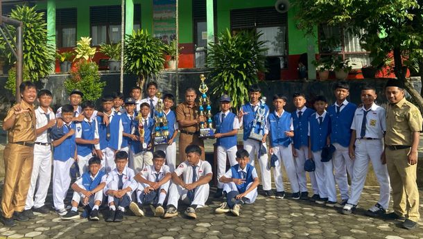 SMPN 26 Bandar Lampung Raih Juara I  Turnamen Futsal HUT Yadika