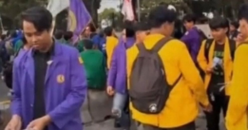 Keliru: Pembagian Uang ke Mahasiswa yang Ikut Aksi Indonesia Gelap