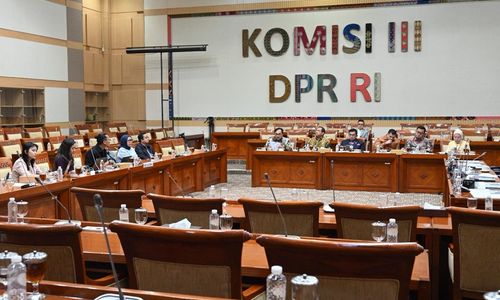 DPR RI Minta Bawas MA dan Komisi Yudisial Usut Tuntas Kejanggalan dalam Kasus Alex Denni