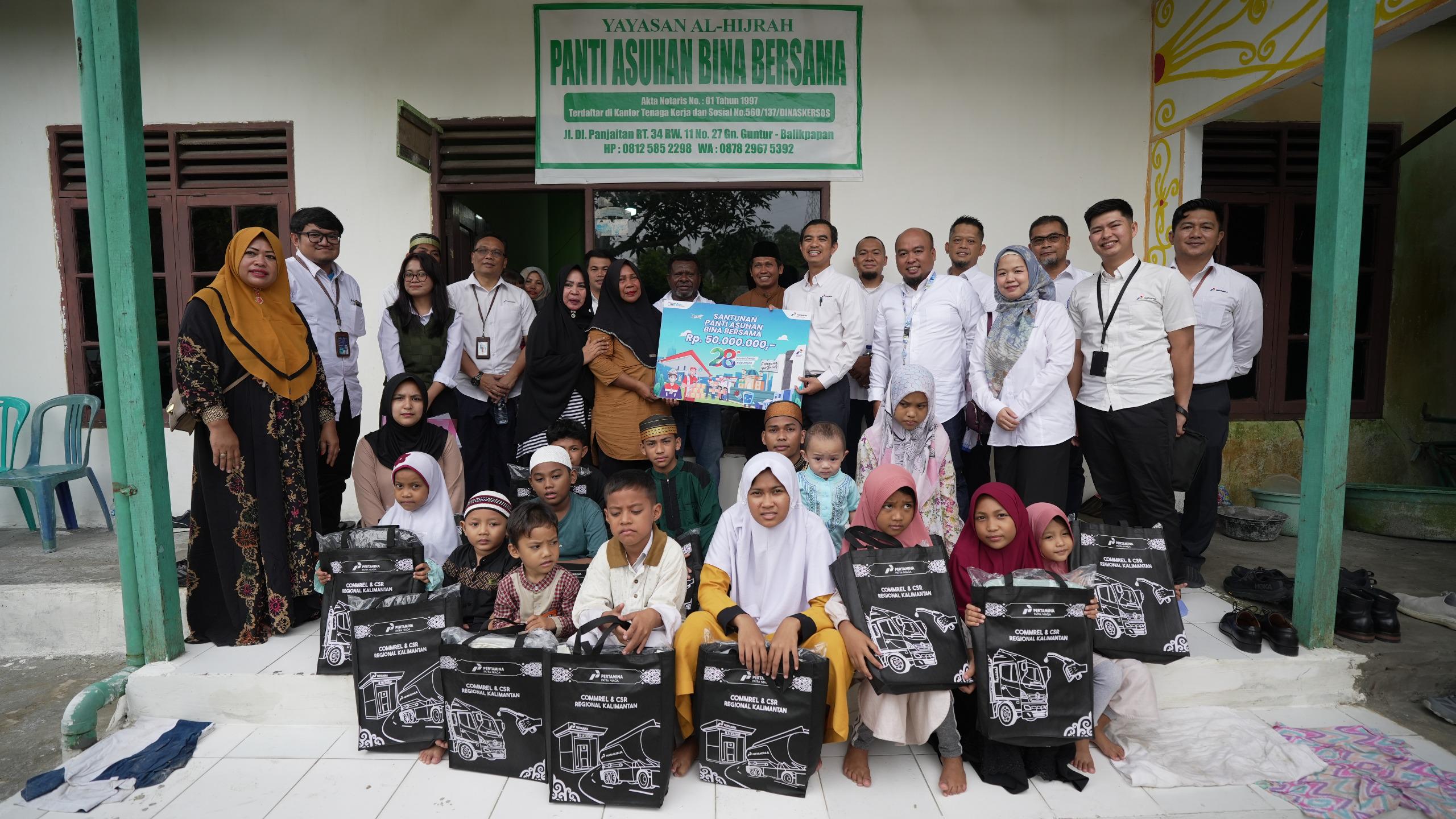 Pertamina Patra Niaga Regional Kalimantan Berbagi Kebahagiaan di HUT ke-28