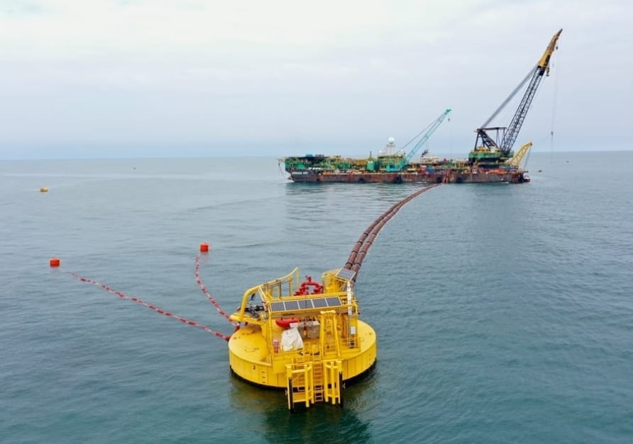 Pemasangan fasilitas SPM dan jalur pipa dari Terminal Lawe-lawe ke kilang Pertamina Balikpapan.