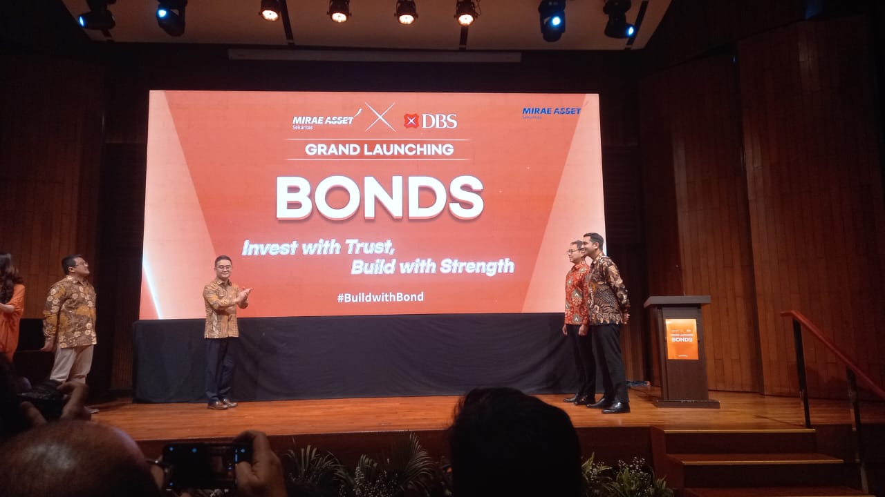 Acara Grand Launching Bonds: Mirae Asset x DBS Online Retail Bonds di Jakarta, Kamis, 27 Februari 2025.