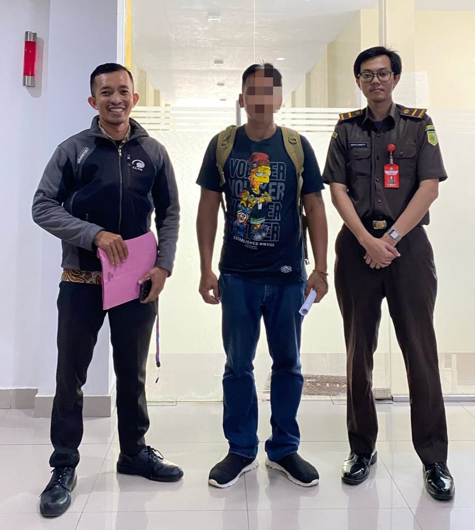 Pemberian Pembebasan Bersyarat (PB) kepada warga binaan oleh Rutan Kelas IIA Manado. (Foto:Istimewa)