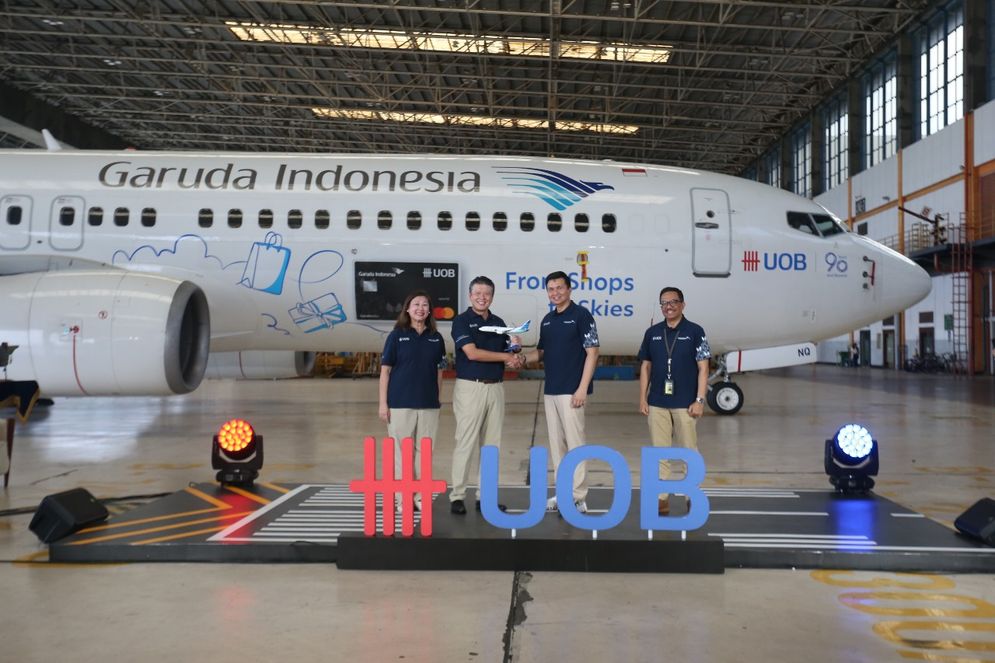 UOB Indonesia dan Garuda Indonesia Luncurkan Livery Eksklusif Menampilkan Garuda Indonesia UOB Card