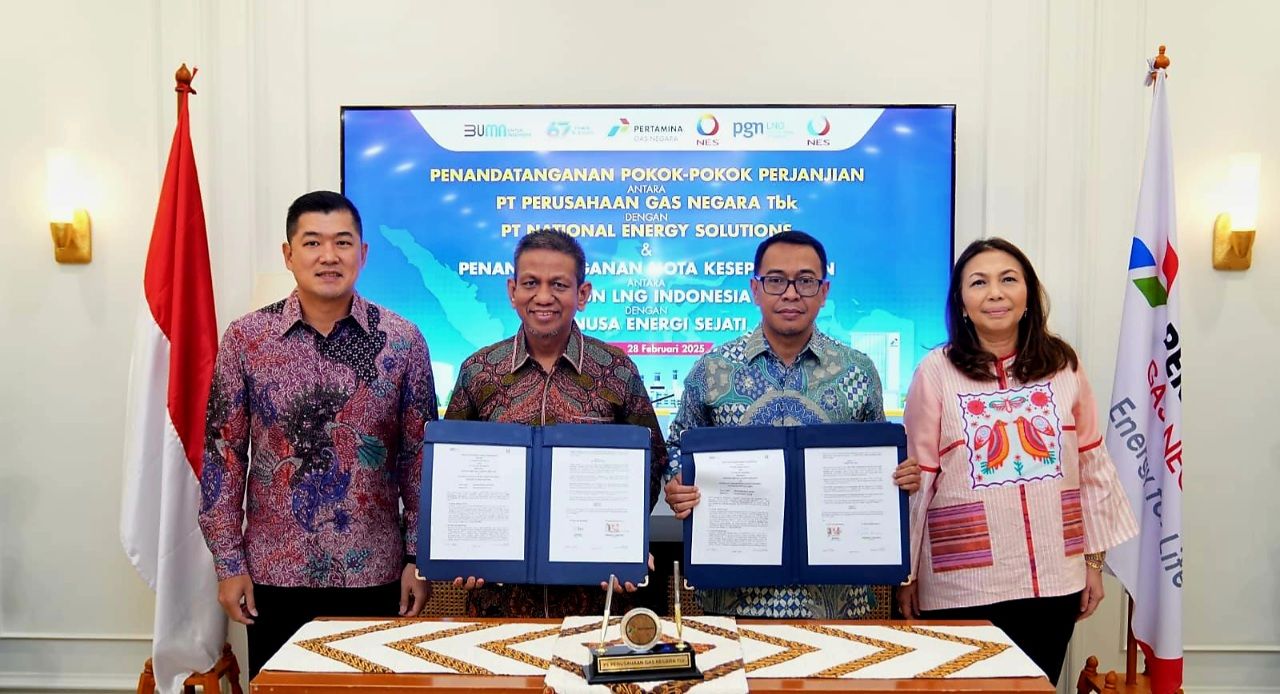 Penandantangan dokumen kerja sama pemanfaatan LNG antara PGN, PLI, NES dan NUSA pada Jumat (28/2/2025)