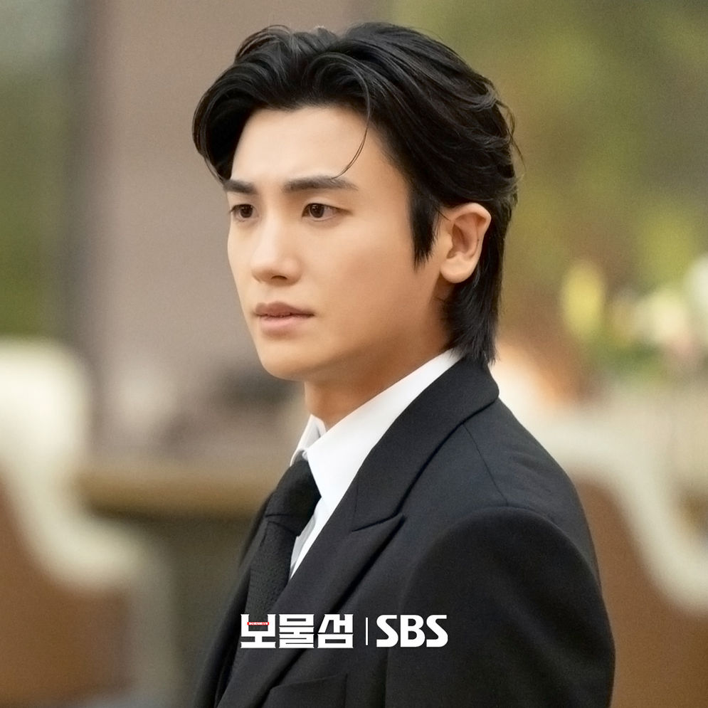 Park Hyung Sik.