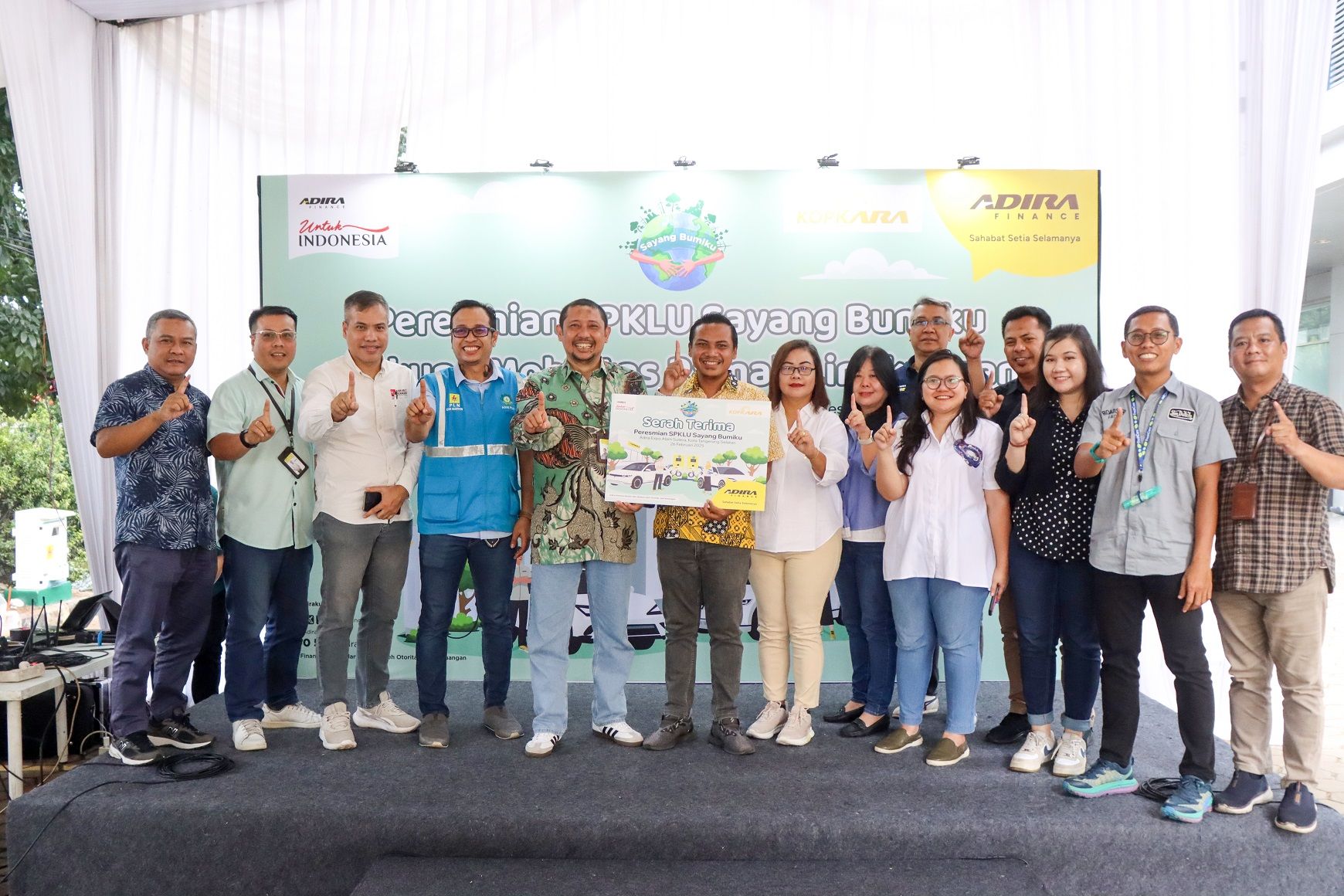 PT Adira Dinamika Multi Finance, Tbk. (Adira Finance) menghadirkan Stasiun Pengisian Kendaraan Listrik Umum (SPKLU) di Adira Expo, Alam Sutera. 