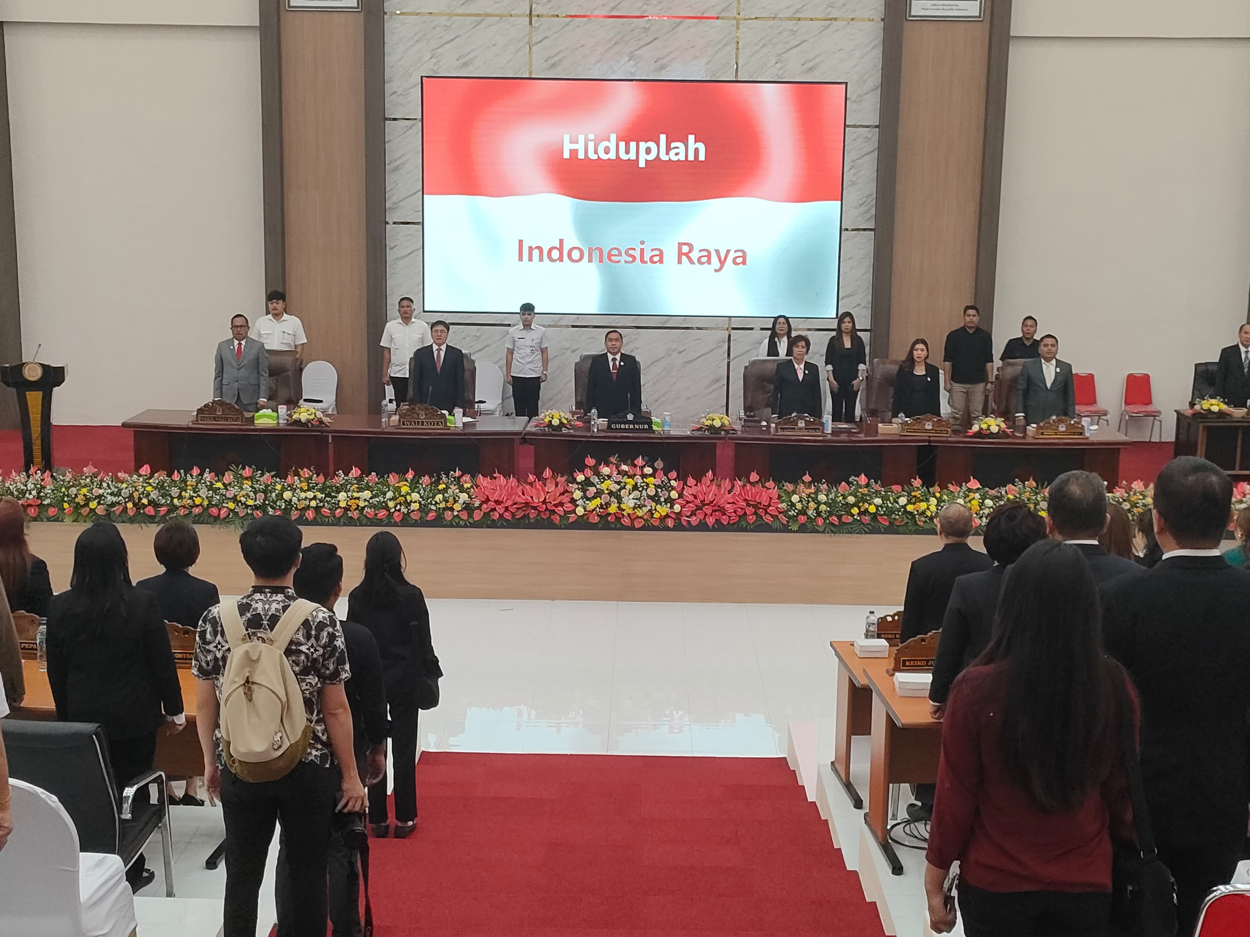 Rapat paripurna DPRD Manado mendengar sambutan kepala daerah baru