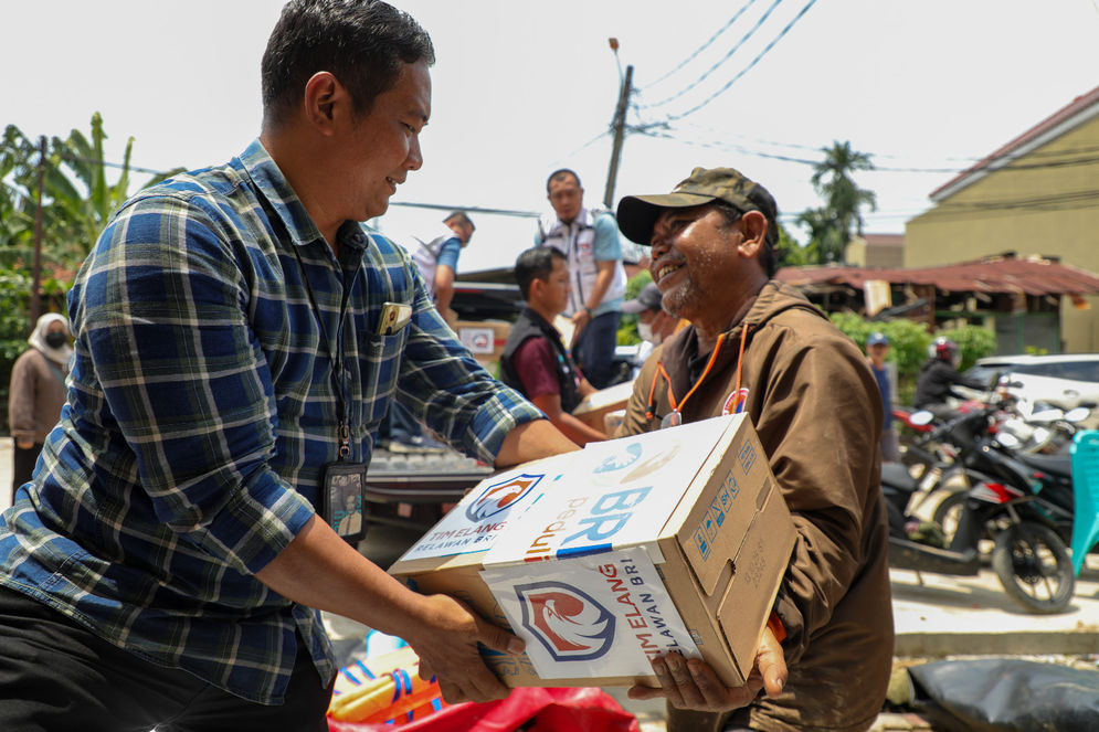 BRI Peduli Bergerak Cepat, Salurkan Bantuan untuk Korban Banjir Jabodetabek