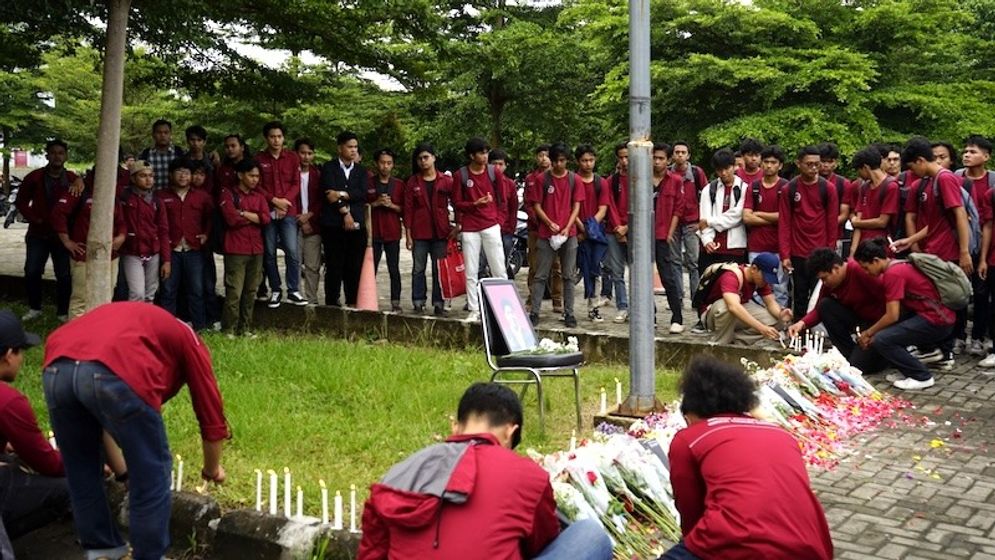 Jajaran pimpinan dan sivitas akademika Institut Teknologi Sumatera (Itera) bersama keluarga almarhum Nabil Al Dzikri.jpeg