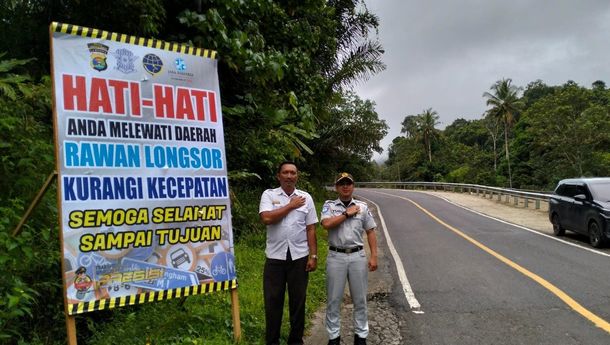 Tindak Lanjut Program FKLL Jasa Raharja Pasang Banner Keselamatan Berlalu Lintas