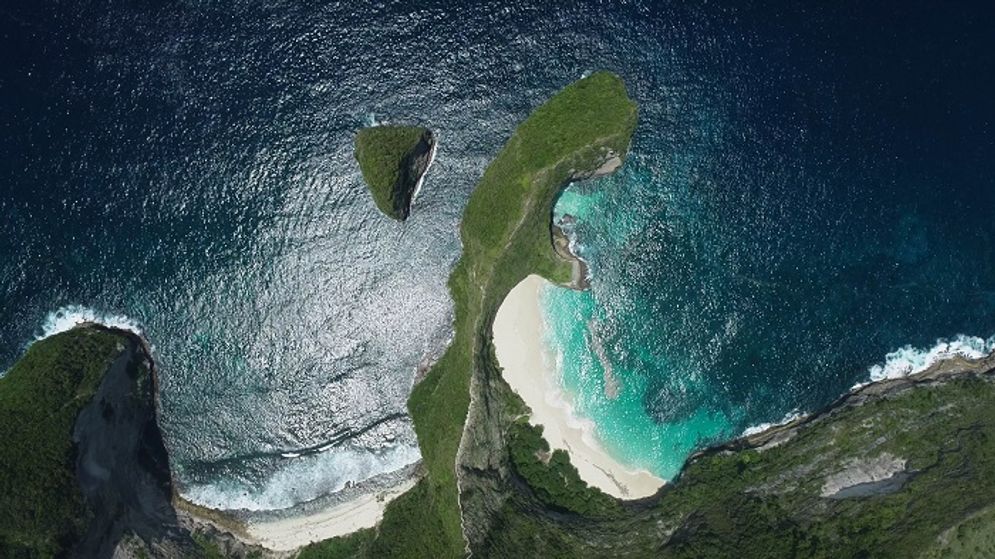 Menguak Keindahan Pantai Kelingking yang Masuk 10 Besar Pantai Terbaik di Asia 2025