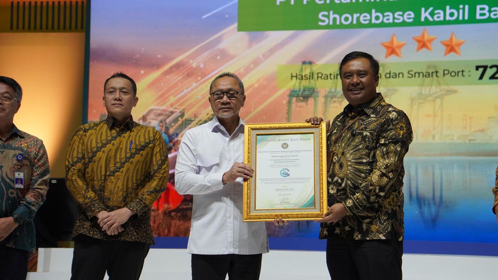 Komitmen Ramah Lingkungan, Pertamina Port and Logistics Raih Green & Smart Port 2025