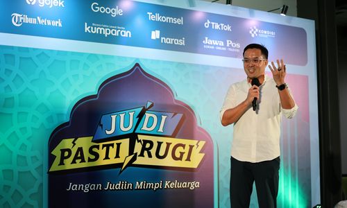 Patrick Walujo, Direktur Utama GoTo mensosialisasikan gerakan Judi Pasti Rugi kepada mitra driver Gojek.