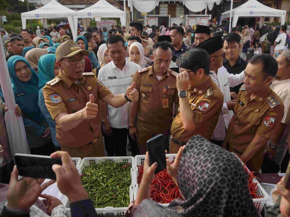 Tinjau Pasar Murah di Lampung Utara Gubernur Lampung Jangan Panic Buying.jpg