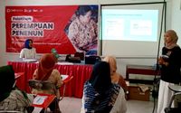 Foto 2_Giro Kartini CIMB Niaga Dukung Pemberdayaan Wanita Penenun di Lombok Tengah(1).jpg