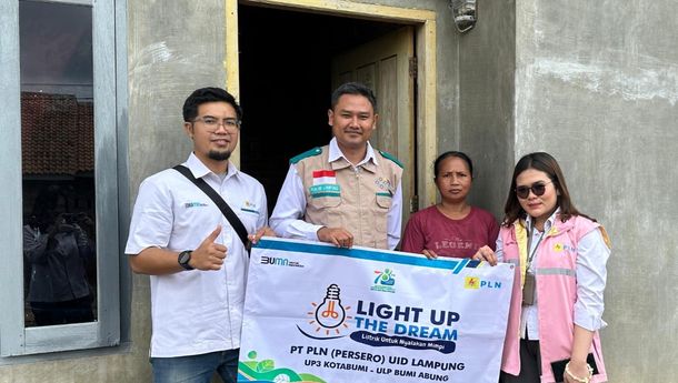 PLN UP3 Kotabumi Sambung Listrik Gratis Lewat Program Light Up the Dream