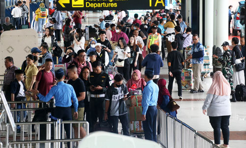 Puncak Mudik Bandara - Panji 4.jpg