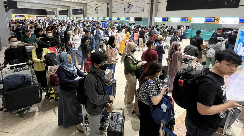 Puncak Mudik Bandara - Panji 1.jpg