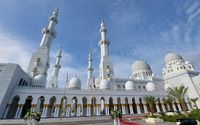 Masjid Raya Sheikh Zayed Solo.