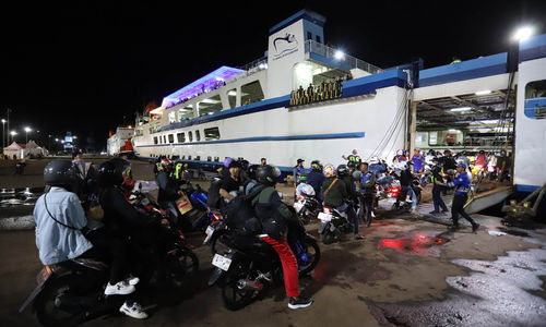 Mudik Pelabuhan Merak - Panji 3.jpg