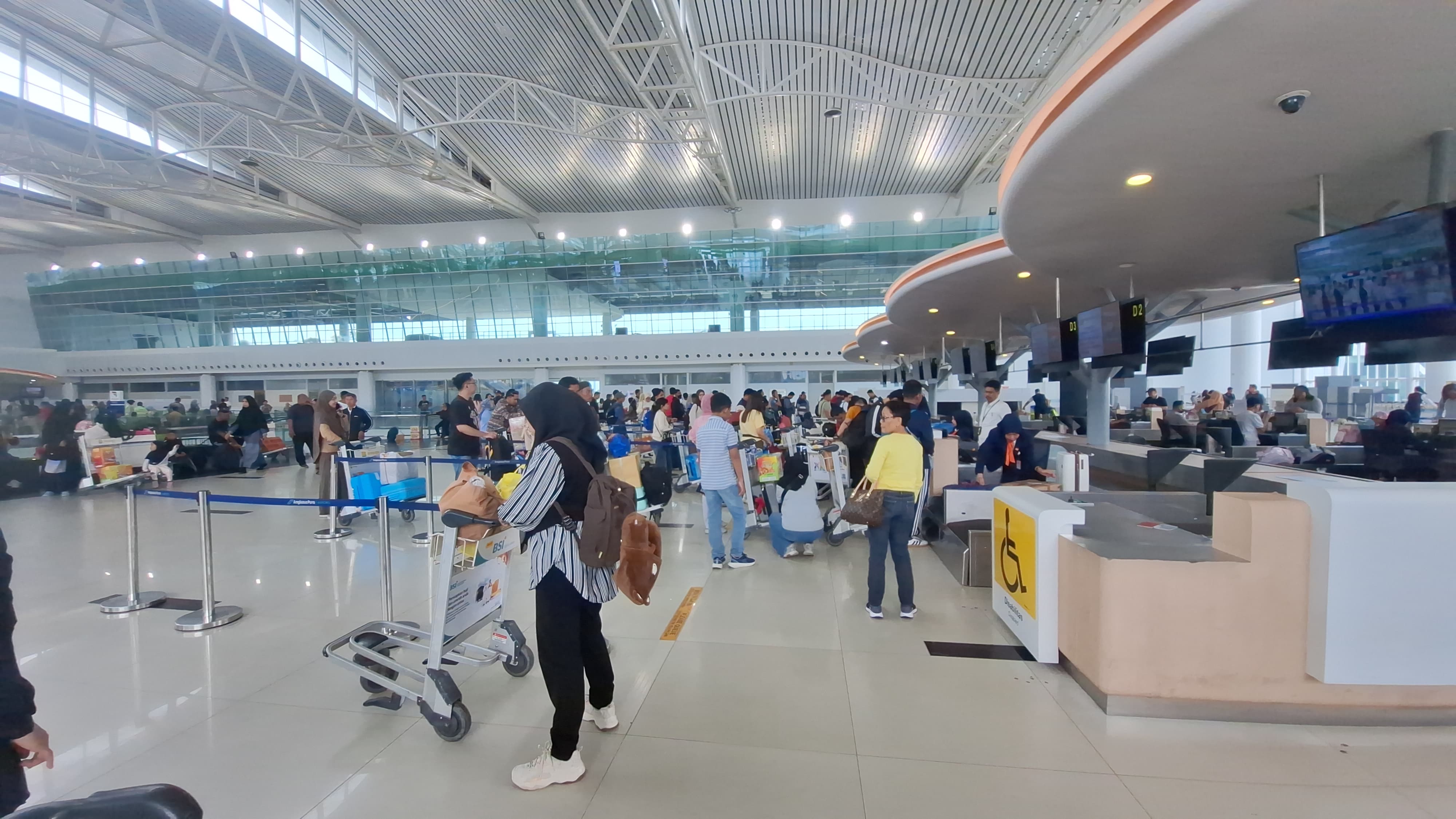 H+7 Lebaran, Bandara SAMS Sepinggan Dipadati 20 ribu lebih Penumpang