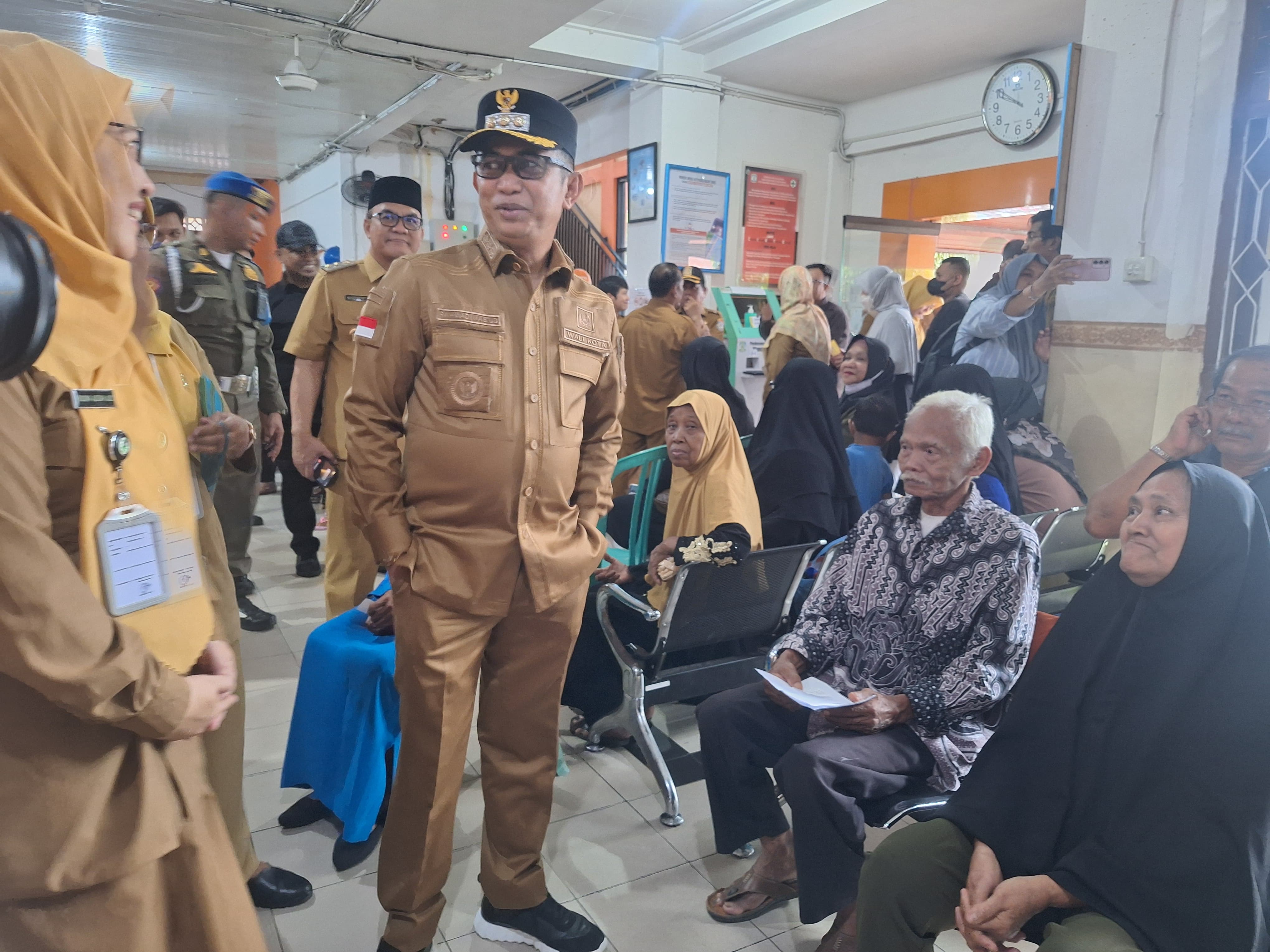 Wali Kota Balikpapan Rahmad Mas'ud menggelar halal bihalal di Balai Kota serta inspeksi mendadak (sidak) di sejumlah pelayanan.