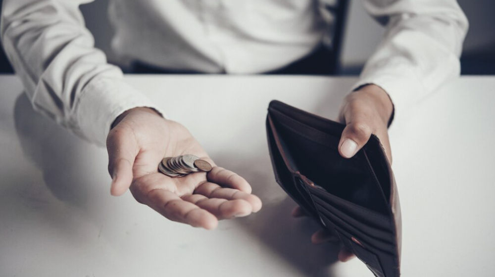 Ilustrasi orang hanya memiliki sedikit uang.