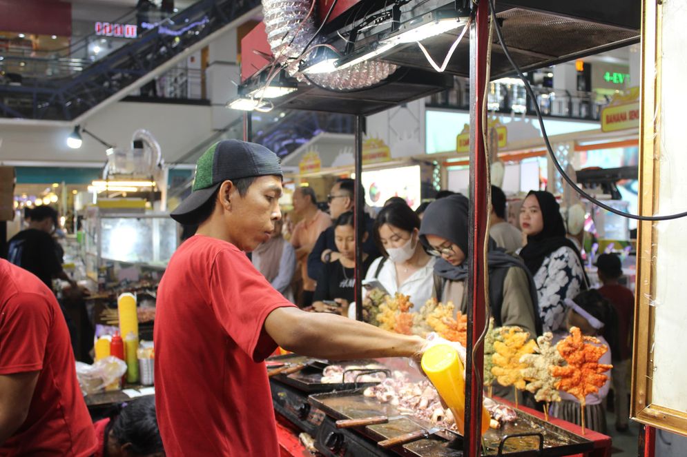 Festival Taste of Thai: Udang Hidup Bikin Penasaran dan Kehebohan Cumi Bakar serta Jajanan Pontianak
