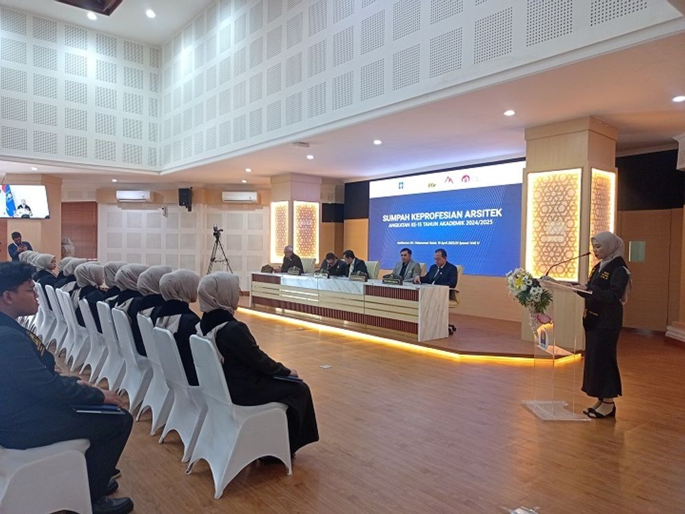19042025-UII Sumpah Profesi Arsitek.jpg