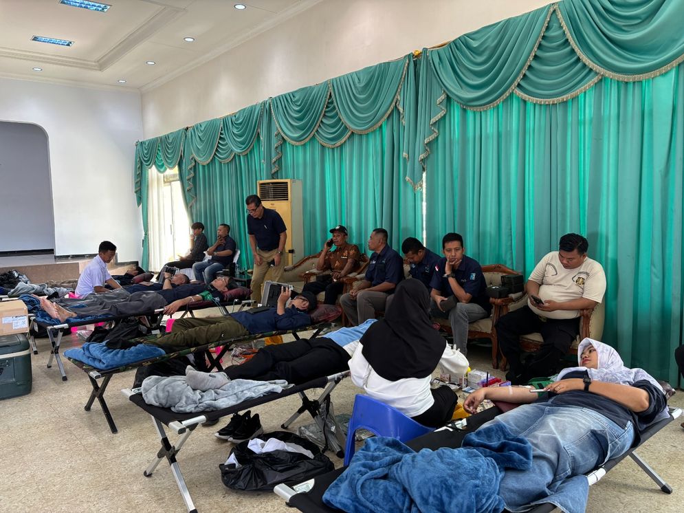 Donor darah di PTPN I Regional 7 menjadi agenda rutin setiap tiga bulan. Aksi sosial kemanusiaan ini sebagai wujud kepedulian insan-insan PTPN I Regional 7 untuk kesehatan sesama. 