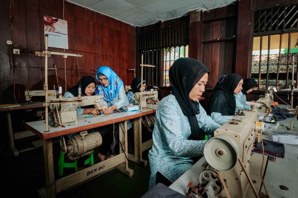 Hari Kartini PLN Nusantara Power Tegaskan Komitmen Pemberdayaan Perempuan Lewat Program Rumah Jahit