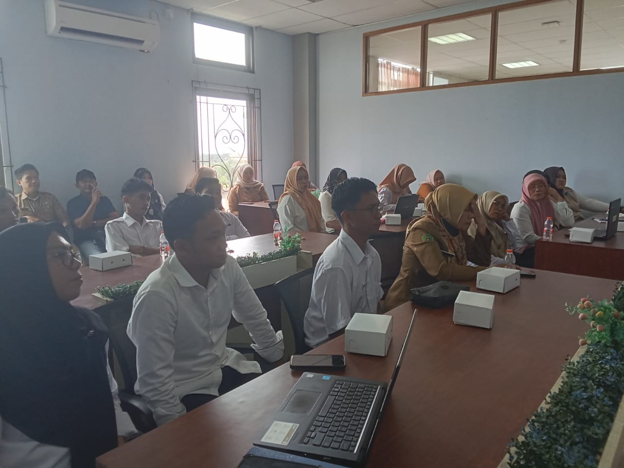 Diskominfo PPU Latih KIM untuk Promosi Daerah
