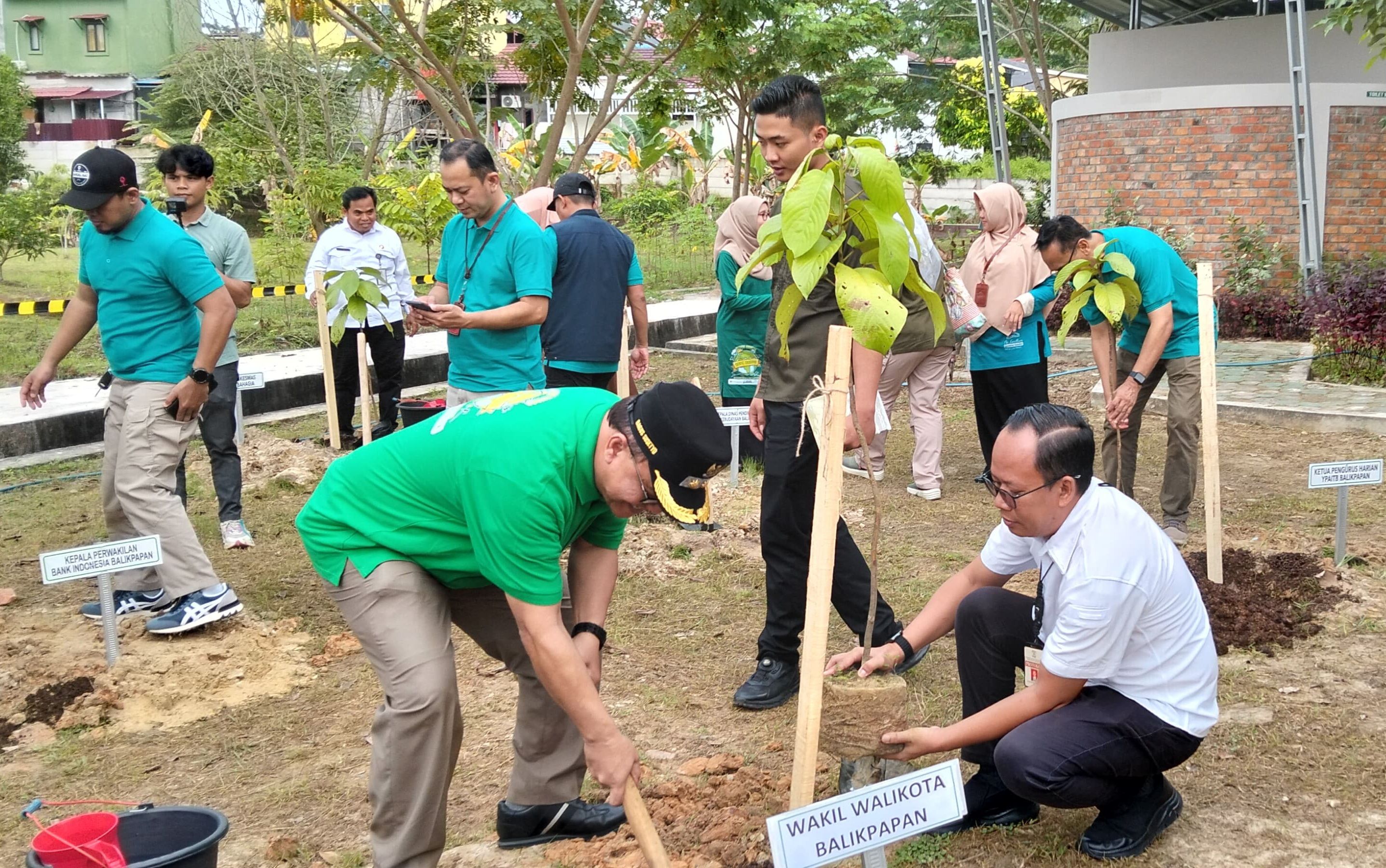 Wawali Balikpapan Ajak Aksi Nyata Jaga Lingkungan di Hari Bumi
