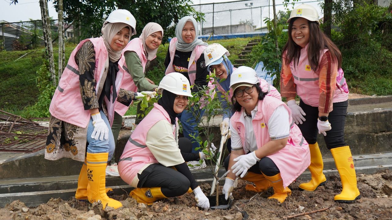 Srikandi PLN Kaltimra Jadi Motor Transformasi Layanan Listrik di Hari Kartini 2025