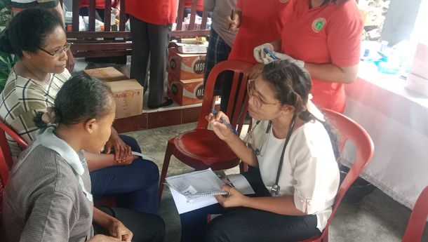 Peringati Hari Perawat Sedunia, DPK TC Hillers Gelar Baksos di Kapela Nangalimang