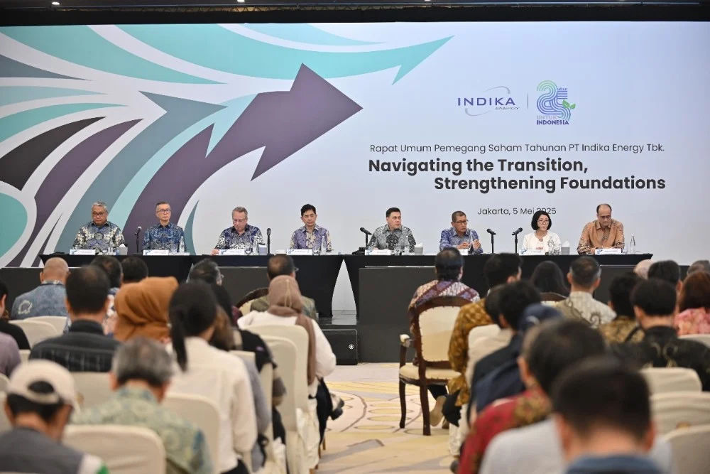 Jajaran Direksi dan Komisaris PT Indika Energy Tbk (INDY) dalam Rapat Umum Pemegang Saham pada Senin, 5 Mei 2025.