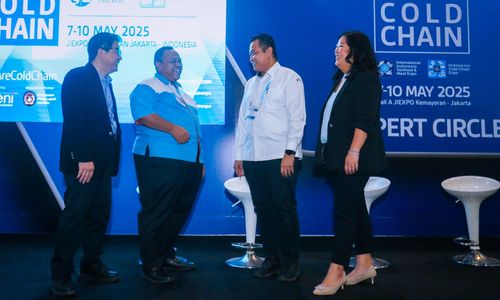 Pameran Rantai Dingin dan Logistik Terbesar di Indonesia Resmi Dibuka di Jakarta

(Kiri-kanan) Direktur PT Wahana Kemalaniaga Makmur (WAKENI) Sofianto Widjaja, Kepala Bidang Logistik Cold Chain Perkumpulan Pelaku Logistik Indonesia (PPLI) Tejo Mulyono, Direktur Pemasaran Ditjen PDSPKP Kementerian Kelautan dan Perikanan Erwin Dwiyana, dan Project Manager IISM & Indonesia Cold Chain Expo 2025 Carolyn Khoe dalam acara pameran International Indonesia Seafood & Meat (IISM) & Indonesia Cold Chain Expo 2025 di JIEXPO Kemayoran, Jakarta, Rabu (7/5/2025).

PT Wahana Kemalaniaga Makmur (WAKENI) menggelar empat pameran industri rantai dingin terintegrasi dan paling komprehensif di Indonesia pada 7 – 10 Mei 2025 di JIEXPO Kemayoran, Jakarta. Pameran Rantai Dingin dan Logistik terbesar di Indonesia ini mencakup International Indonesia Seafood & Meat (IISM) Expo, Indonesia Cold Chain Expo, Warehousing & Storage Handling Expo, dan Indonesia Smart Logistics & Supply Chain Expo.