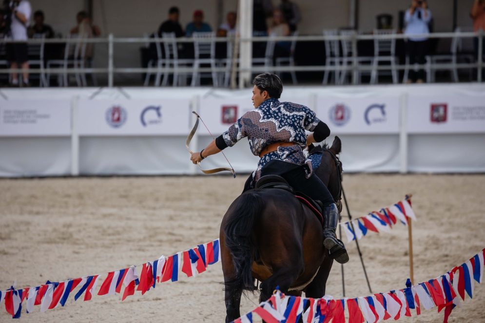 Atlet Horseback Archery dari Klaten, Muhammad Yahya Ayyas dalam event The Center of National Equestrian Traditions International Cup 2024 di Russia. (Dok PP PORDASI)