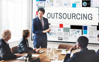 Ilustrasi pekerja outsourcing.