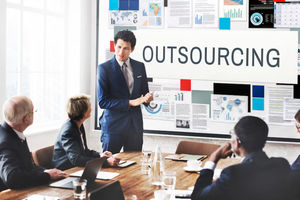 Ilustrasi pekerja outsourcing.