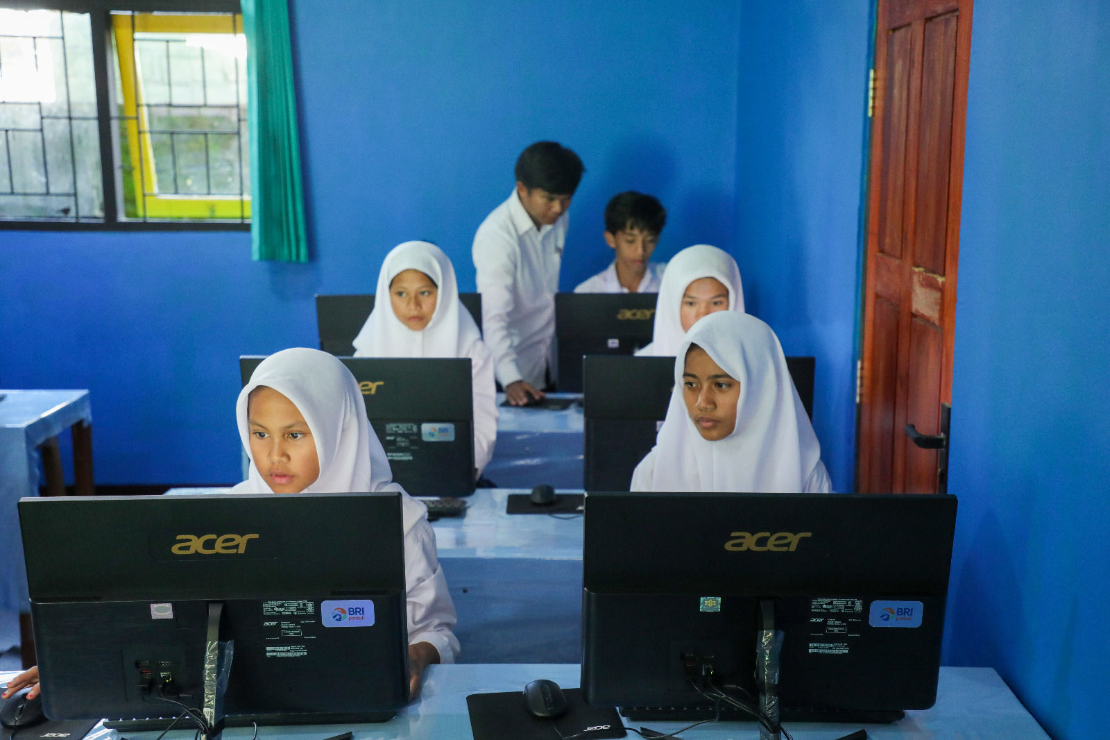 Turut Bangun Pondasi SDM Unggul, BRI Perkuat Pendidikan di Daerah 3T dengan Teknologi
