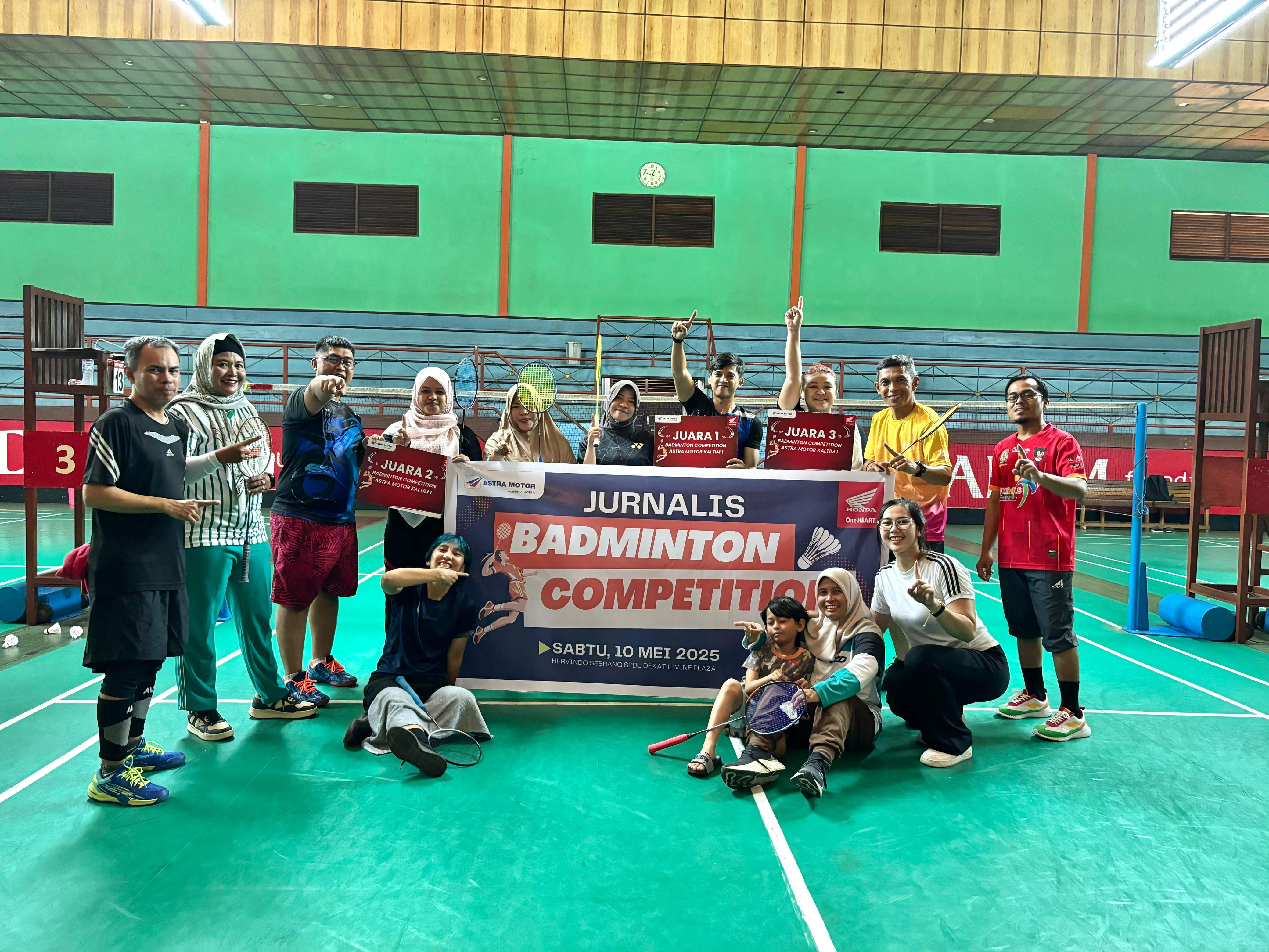 Astra Motor Ajak Jurnalis Balikpapan Hidup Sehat Lewat Turnamen Badminton Seru
