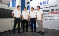 Direktur PT Bingshan Makmur Indonesia Jonathan Halim, Direktur Utama PT Bingshan Makmur Indonesia Jason Halim, Direktur PT Bingshan Makmur Indonesia Wang Feng, dan Deputy General Manager PT Bingshan Makmur Indonesia Bi Shuguang berbincang usai peluncuran perusahaan patungan (joint venture) PT Bingshan Makmur Indonesia (BMI) dalam ajang International Indonesia Seafood & Meat (IISM) dan Indonesia Cold Chain Expo 2025 di JIExpo Kemayoran, Jakarta 10 Mei 2025. Foto : Panji Asmoro/TrenAsia
