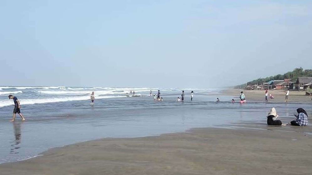 pantai laut.jpeg