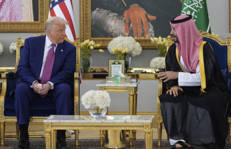 trump in saudi.png