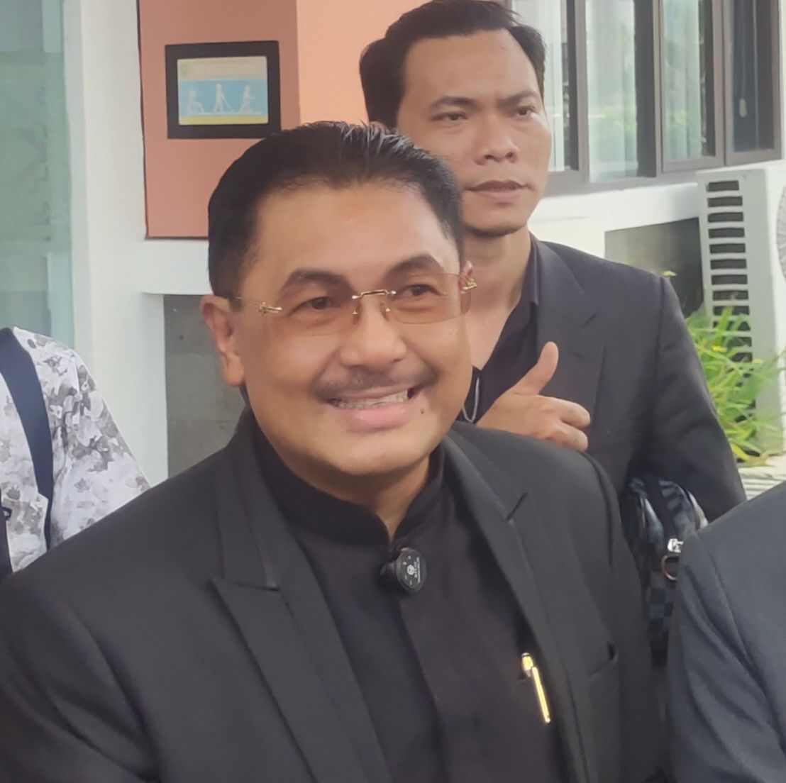 Santrawan Paparang, penasehat hukum Asiano Gammy Kawatu. 