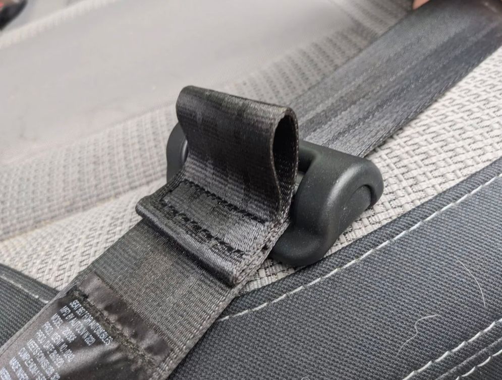 Terlihat Sepele, Ternyata Ini Fungsi Loop pada Seat Belt Mobil