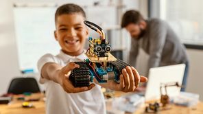 Pembelajaran AI dan Coding bagi Siswa SD tak Perlu Dilakukan TerBuru-buru
