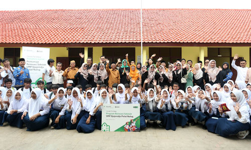 Manulife Renovasi Sekolah - Panji 3.jpg